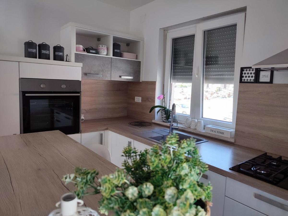 Appartement Nina à Pula Extérieur photo